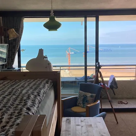 Appartement Tiny W/ Balcony And Seaview, Even Out Of Your Bed ! *