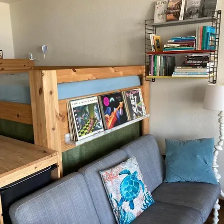 Lägenhet Tiny W/ Balcony And Seaview, Even Out Of Your Bed ! *